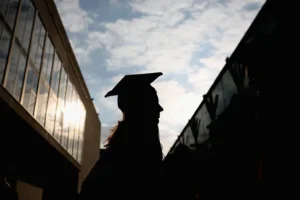 I neolaureati affermano che sacrificherebbero la retribuzione per la stabilità del lavoro