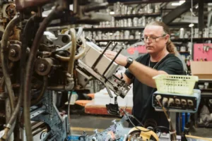 JBM Packaging celebra il primo diplomato del programma di formazione in carcere