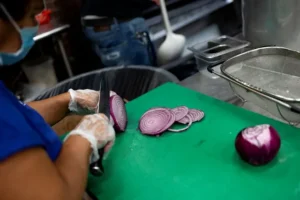 L'IRS nomina le professioni che beneficiano di detrazioni fiscali sulle mance salariali