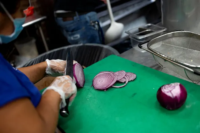 L'IRS nomina le professioni che beneficiano di detrazioni fiscali sulle mance salariali