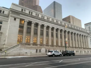 La richiesta di ritorsione della guardia di sicurezza fallisce perché il manager che ha licenziato non era a conoscenza della denuncia, sostiene il tribunale