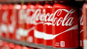 L'imbottigliatore di Coca-Cola confuta l'affermazione dell'EEOC secondo cui il viaggio di lavoro per sole donne ha danneggiato i lavoratori di sesso maschile