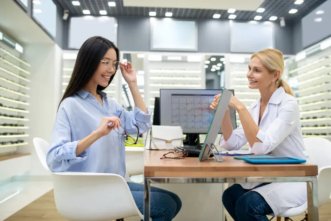 Vederlo chiaramente: in che modo i vantaggi legati alla vista supportano i dipendenti e le imprese