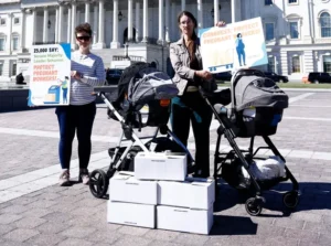 I democratici sollecitano l'EEOC a mantenere le protezioni IVF previste dalle regole sulla gravidanza