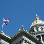 La rinnovata legge sull'intelligenza artificiale del Colorado prende di mira le decisioni "consequenziali" delle risorse umane e entra in vigore nel 2027