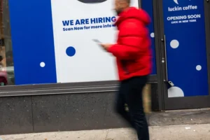 LinkedIn: La generazione Z ha maggiori probabilità di cadere vittima di truffe sul lavoro