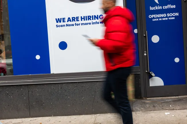 LinkedIn: La generazione Z ha maggiori probabilità di cadere vittima di truffe sul lavoro