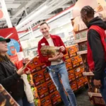 Piani mirati per valutare i dipendenti in termini di coinvolgimento del cliente