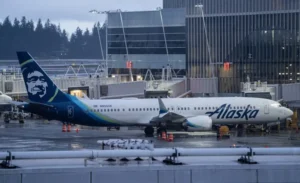 Assistente di volo licenziata per un video di danza su TikTok fa causa ad Alaska Airlines per parzialità