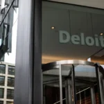 Deloitte pagherà 21,5 milioni di dollari per risolvere le accuse che i suoi programmi DEI violavano la legge federale sui diritti civili