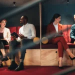 Dire "per favore" o "al più presto" può effettivamente rallentare il lavoro