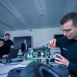 I CHRO sono divisi sulla questione se i manager possano guidare il cambiamento guidato dall’intelligenza artificiale, rileva Gallup