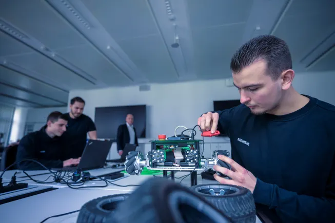 I CHRO sono divisi sulla questione se i manager possano guidare il cambiamento guidato dall’intelligenza artificiale, rileva Gallup