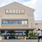 Kroger risolve le affermazioni che non darebbe al cassiere una sedia o uno sgabello dopo il trattamento del cancro