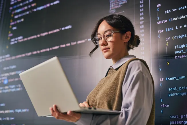 La crescita legata all’intelligenza artificiale supera i timori di tagli all’occupazione nelle prospettive tecnologiche dei dirigenti finanziari