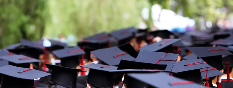 Secondo il rapporto, la maggior parte dei laureati quadriennali lavorano nello stesso stato della loro alma mater