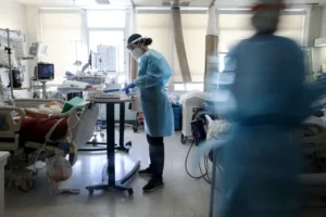8 storie sulla crisi dell'accessibilità sanitaria