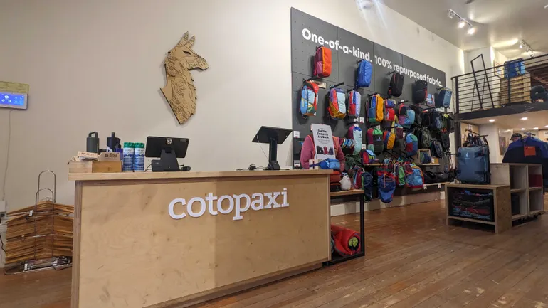 Cotopaxi rimborsa i lavoratori delle fabbriche di Taiwan per tariffe di reclutamento predatorie