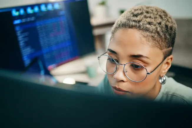 Gli operatori ad alte prestazioni potrebbero risentirsi dei lavoratori con prestazioni inferiori che ricevono formazione su di loro