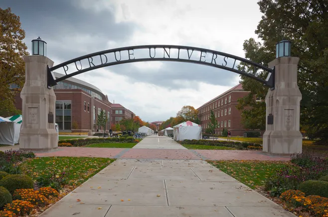 Il giudice respinge i pregiudizi razziali e le accuse di ritorsione dell'ex capo della diversità della Purdue