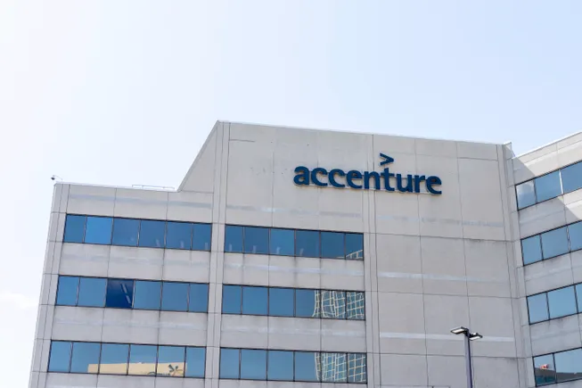 Le presunte assunzioni e promozioni motivate dai DEI costano ad Accenture 25 milioni di dollari in un accordo con il Dipartimento di Giustizia