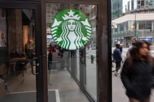 Starbucks, Florida AG, accordo d'inchiostro per porre fine alla causa per presunte pratiche illegali dei DEI