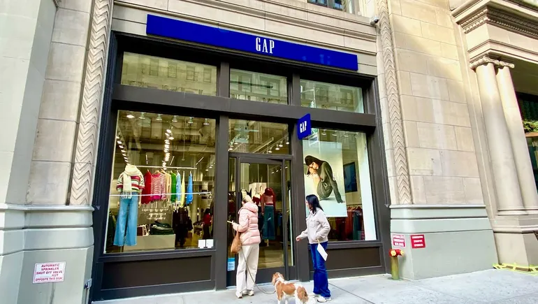 Gap Inc. lancia lo strumento di assunzione basato sull'intelligenza artificiale in tempo per le vacanze