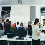 Il futuro dei servizi HR: come l’intelligenza artificiale sta rendendo più preziose le competenze umane