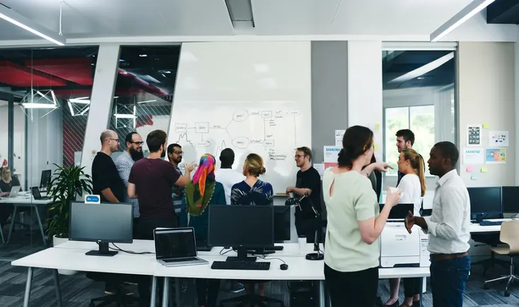 Il futuro dei servizi HR: come l’intelligenza artificiale sta rendendo più preziose le competenze umane