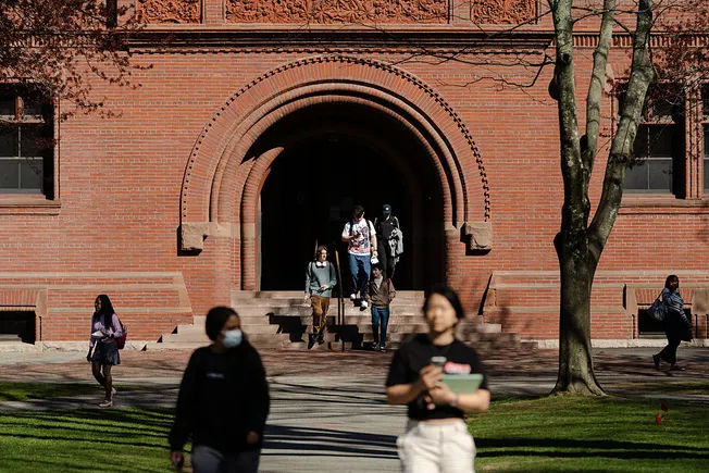 L'EEOC fa causa ad Harvard per ottenere centinaia di documenti nell'indagine relativa al DEI