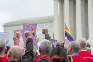 La querelante lesbica non riesce a dimostrare che i benefici per la fertilità del datore di lavoro erano distorti dal test SCOTUS