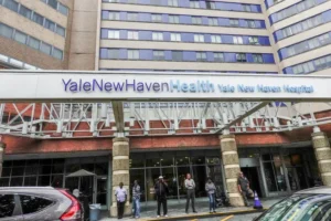 L'ospedale di Yale New Haven non può abbandonare la causa per test medici influenzati dall'età