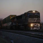 "Perché non sei andato in pensione?": Railroader ottiene 1,6 milioni di dollari in una vittoria basata sulla differenza di età