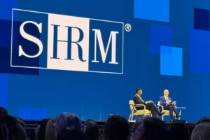 SHRM perde la prova sui cani di servizio, deve all'ex candidato al lavoro $ 400.000