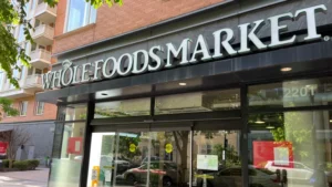 Whole Foods sconfigge la causa per pregiudizio dopo aver sorpreso il querelante a falsificare i record di tempo